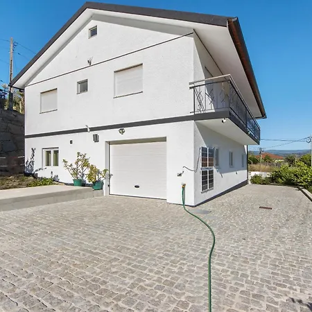 Holiday home A Casa Branca Pacos de Gaiolo